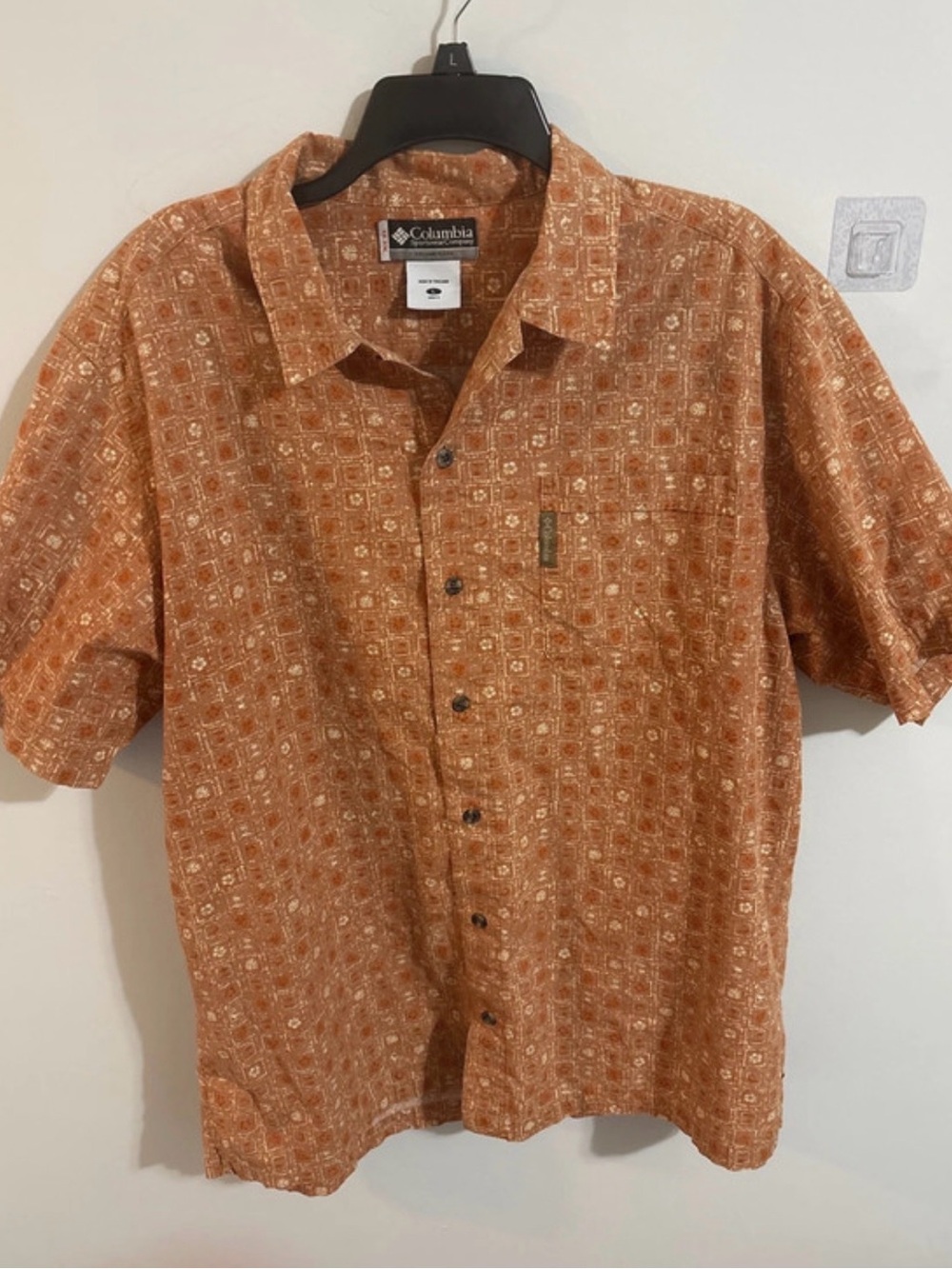 Columbia Men's Hawaiian Beach Style Short-Sleeve Orange Patterned Shirt